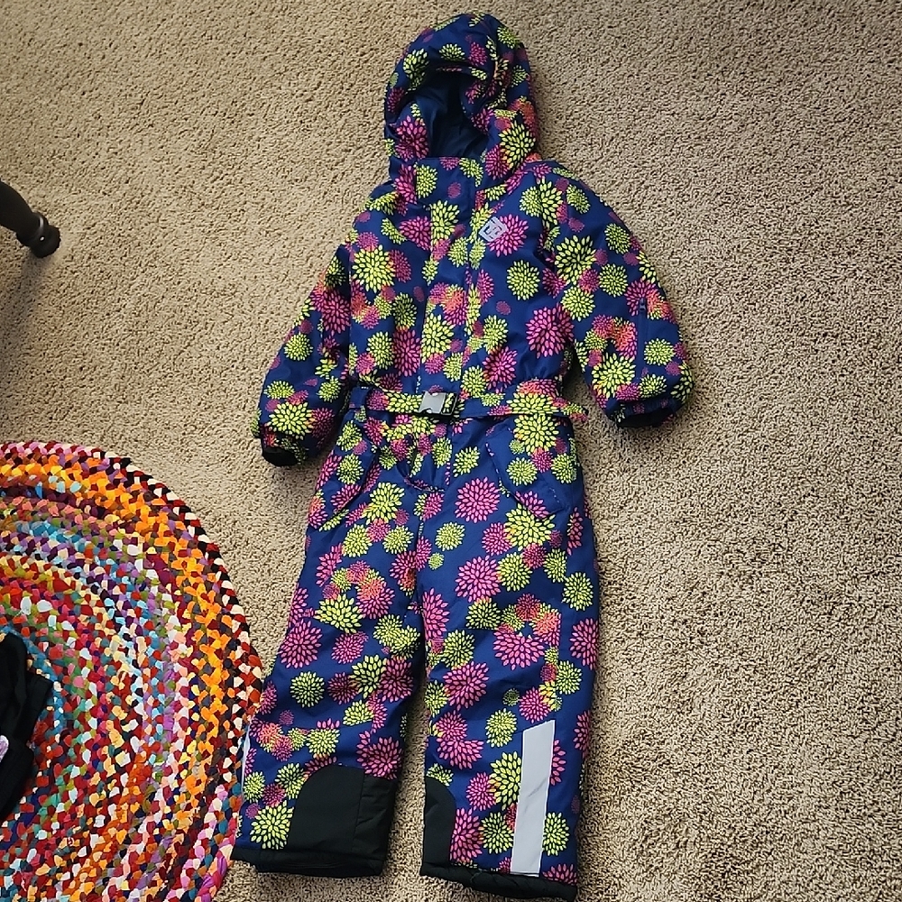 Girl's Snowsuit size 5/110